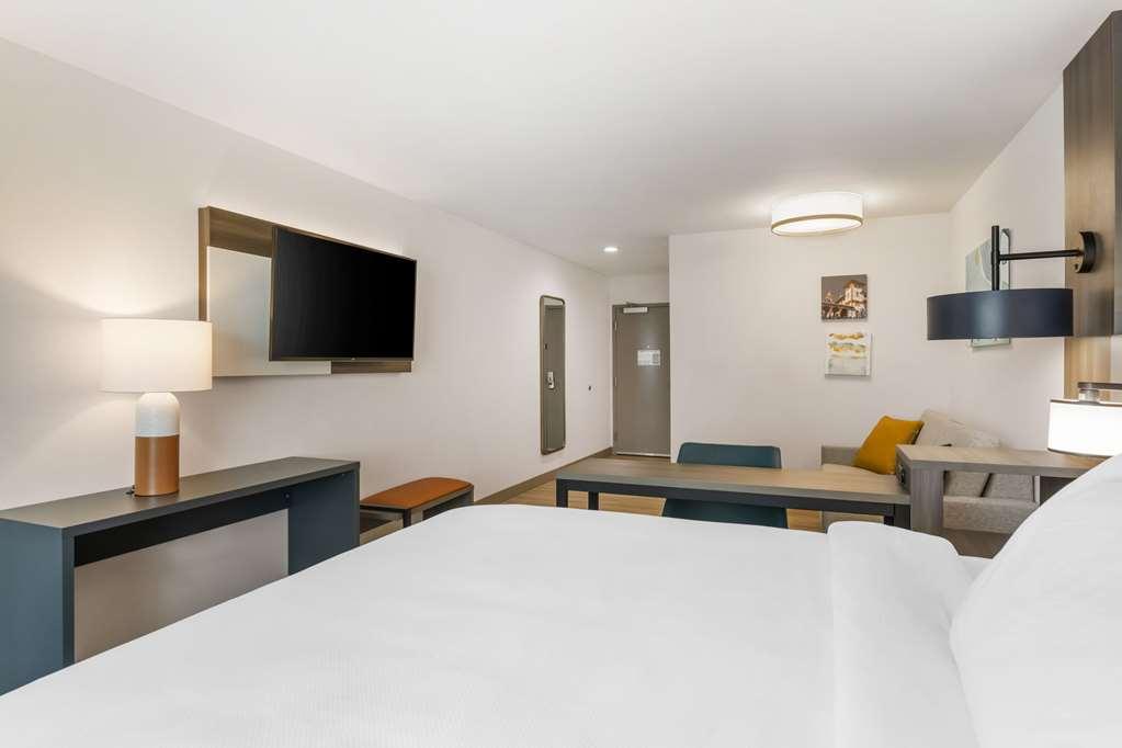 Comfort Suites St. Augustine Historic District Area Room photo