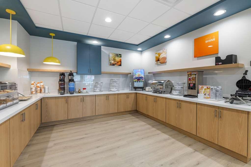 Comfort Suites St. Augustine Historic District Area Restaurant photo